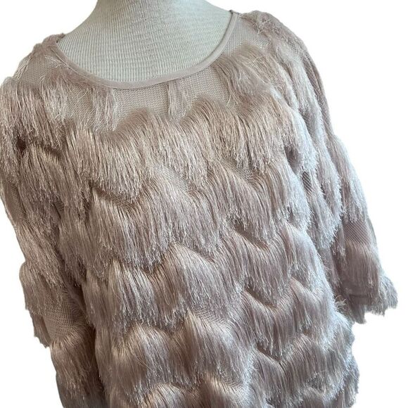 J.O.A Los Angeles Women's Eyelash Fringe Pullover Tunic Top Cream Size Small - Picture 2 of 11